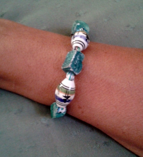  bracelet en perles céramiques, bracelet  perles en céramiques, bijoux recyclés