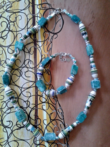 cllier en perles céramiques, bracelet en perles céramiques, bracelet collier, perles en céramiques, bijoux recyclés