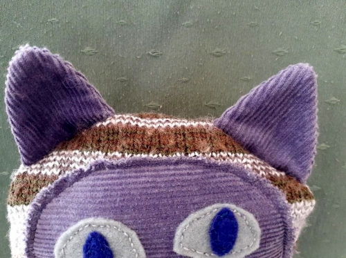 doudou,création de doudou,chat en tricot,pull recyclé,doudou cha